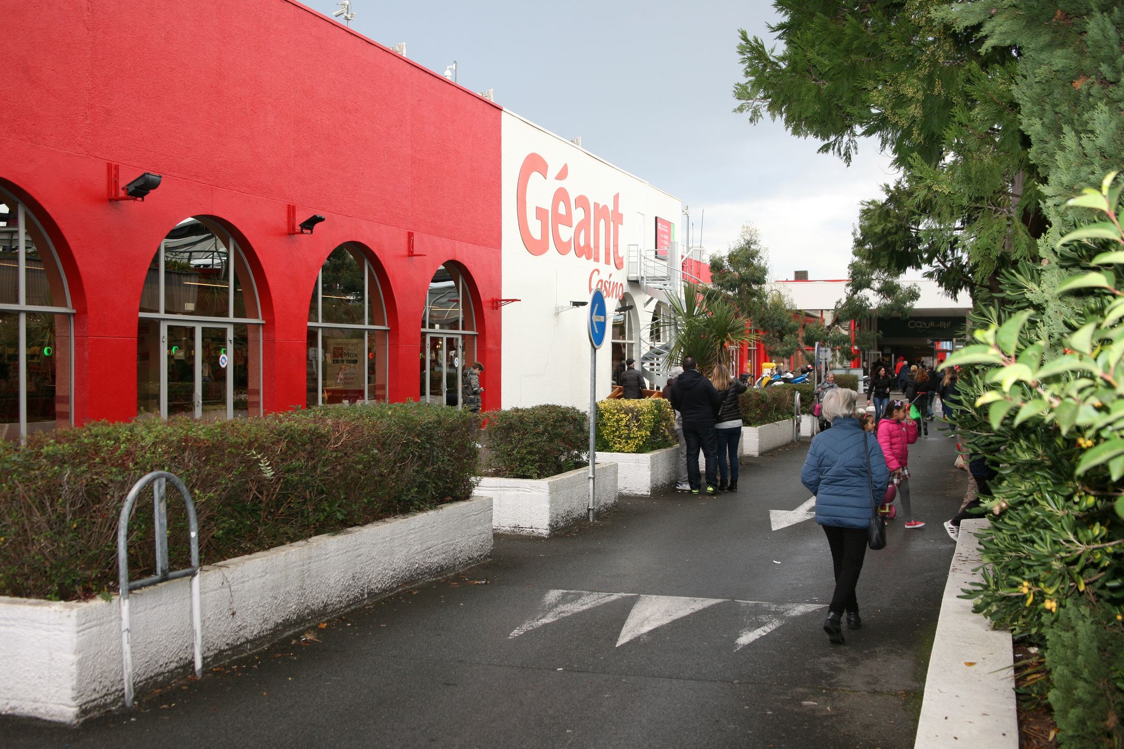 VIDE GRENIER - PARKING GEANT CASINO