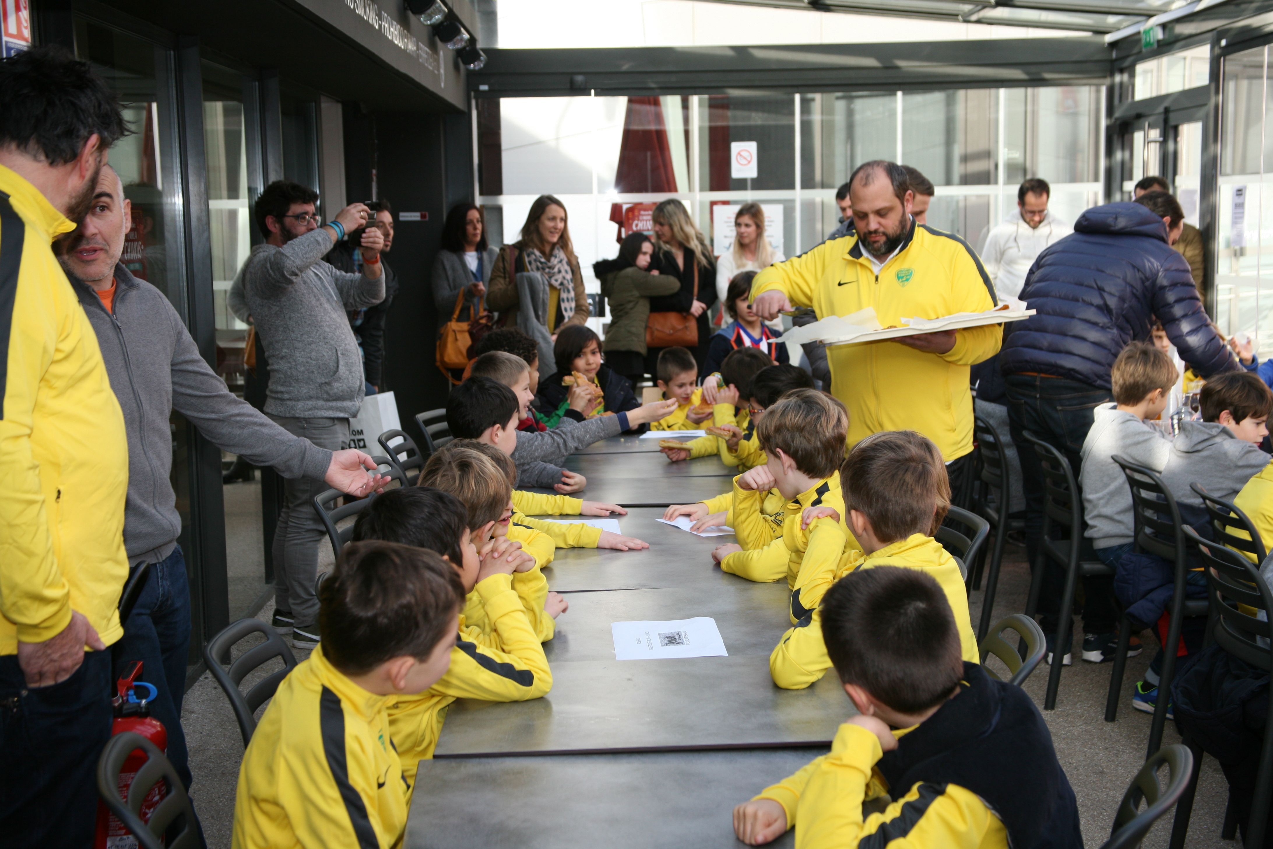 LES U9 ET U8 CHEZ FLUNCH ANGLET