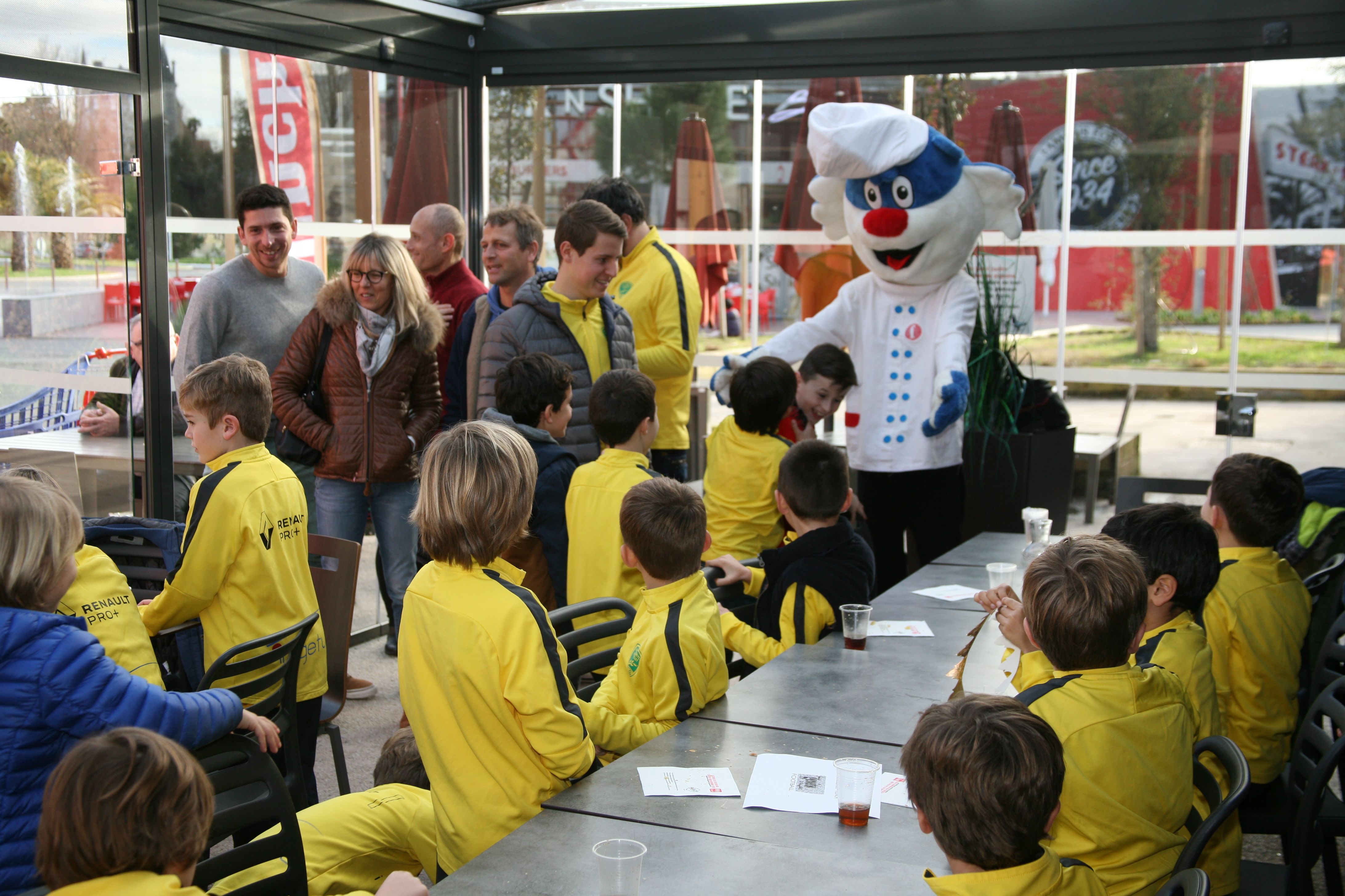 LES U9 ET U8 CHEZ FLUNCH ANGLET