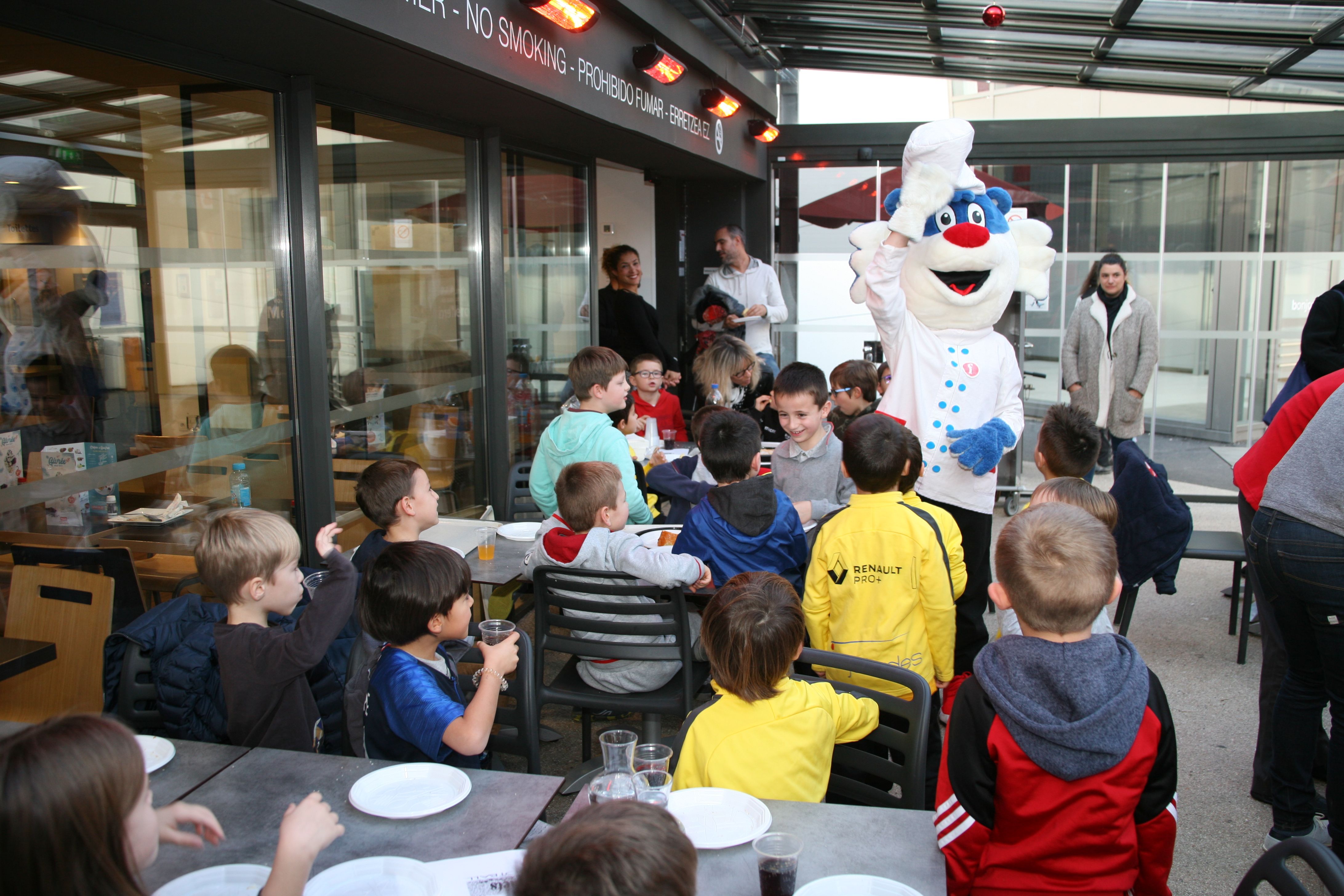 LES U7 ET U6 CHEZ FLUNCH ANGLET