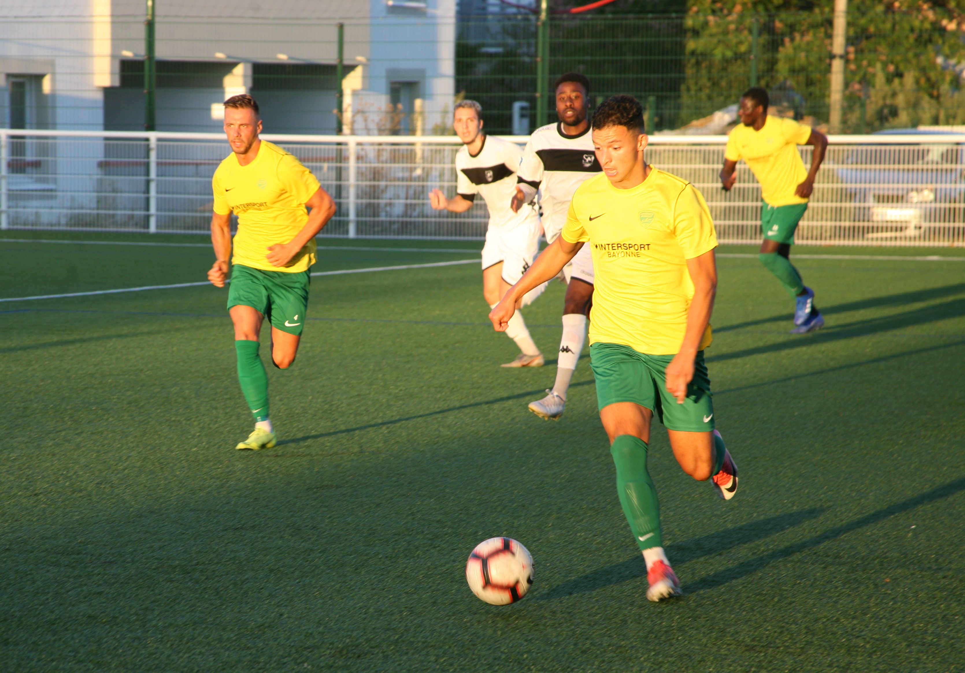 1ER MATCH AMICAL VS ST MONTOIS