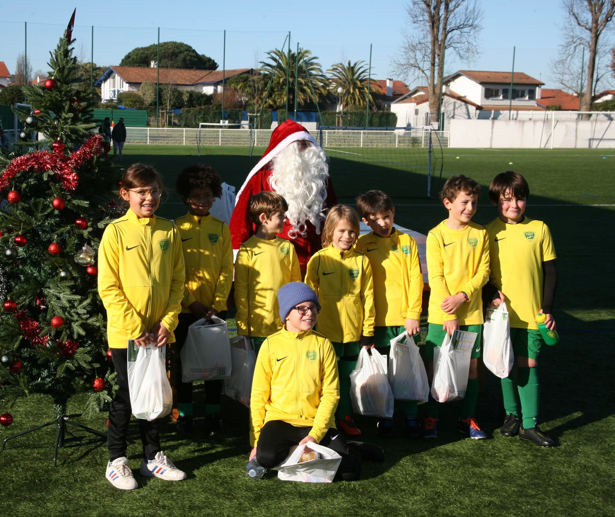 VISITE DU PERE NOEL A L'ECOLE DE FOOT